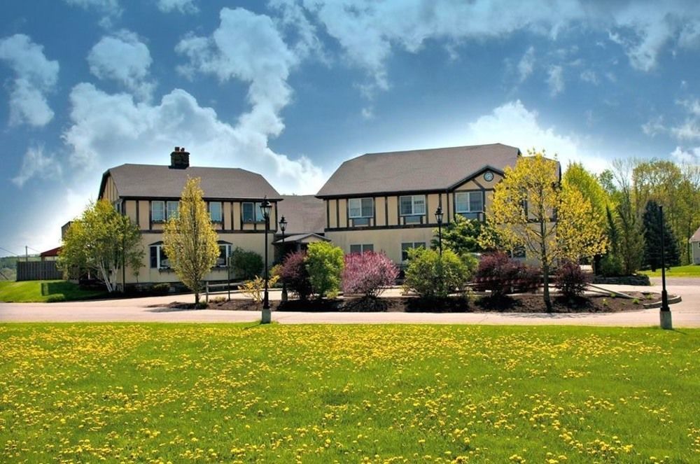 Camelot Restaurant & Inn Clarks Summit Exterior photo